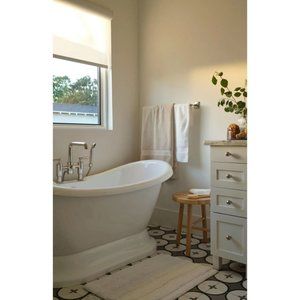 NWT Nordstrom Texture Rib Bath Rug in White -  20" x 30"